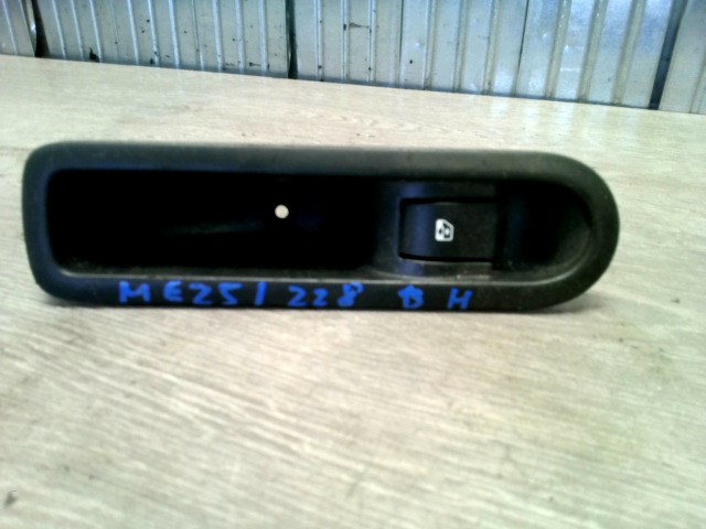 RENAULT MEGANE 02-05 Bal hátsó ablakemelő kapcsoló 1. kép