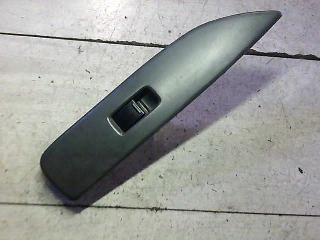 SUZUKI SWIFT 96-05 Jobb első ablakemelő kapcsoló 1. kép