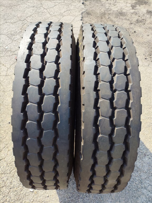 használt 11 R22.5 Continental újszerű kormányzott teherautógumik  11R22,5 295 80 R22.5 11r22.5 1. kép