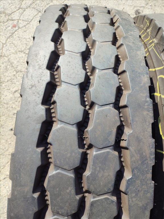 használt 11 R22.5 Continental újszerű kormányzott teherautógumik  11R22,5 295 80 R22.5 11r22.5 2. kép