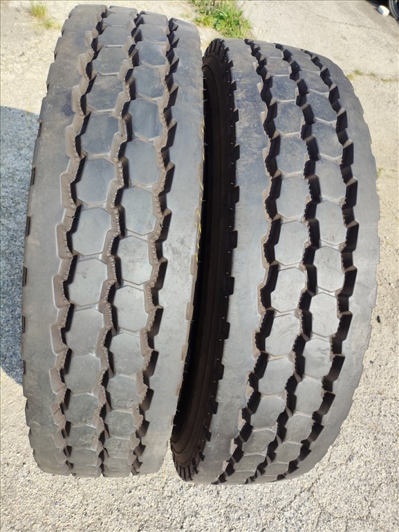 használt 11 R22.5 Continental újszerű kormányzott teherautógumik  11R22,5 295 80 R22.5 11r22.5 6. kép