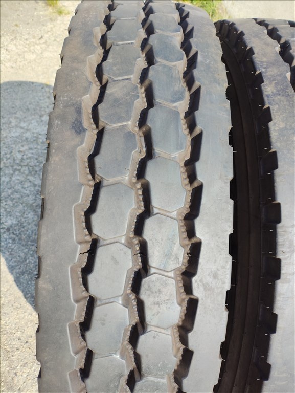 használt 11 R22.5 Continental újszerű kormányzott teherautógumik  11R22,5 295 80 R22.5 11r22.5 8. kép