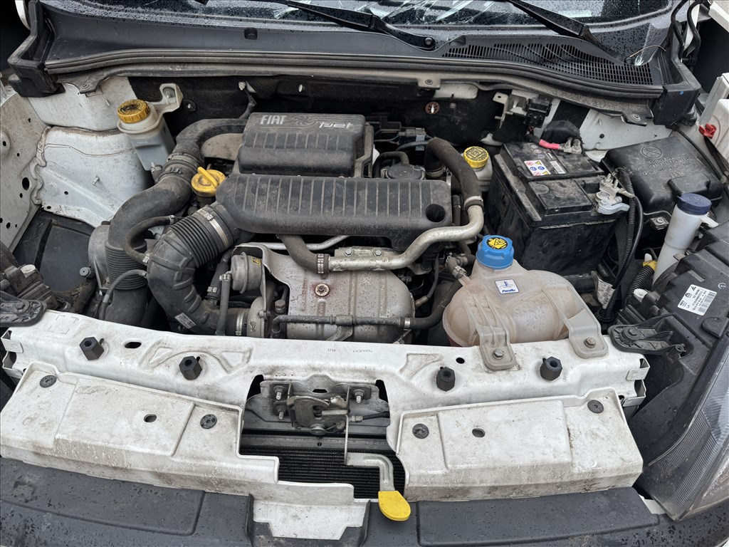 Fiat Doblo II bontott alkatrészei 2. kép