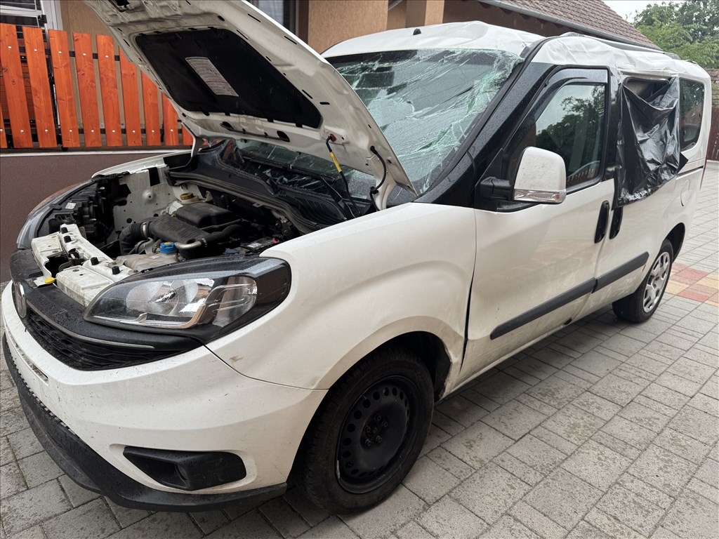 Fiat Doblo II bontott alkatrészei 1. kép