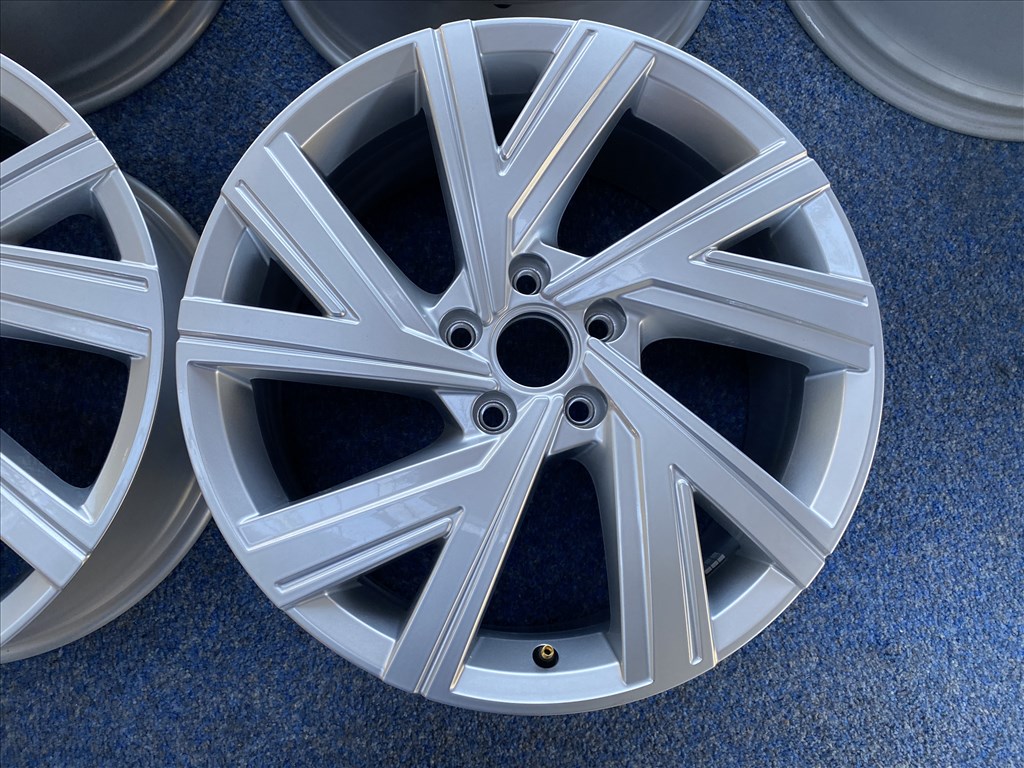(3045) Volkswagen 18 új gyári alufelni felni, 5x112, Golf Caddy Touran 4. kép