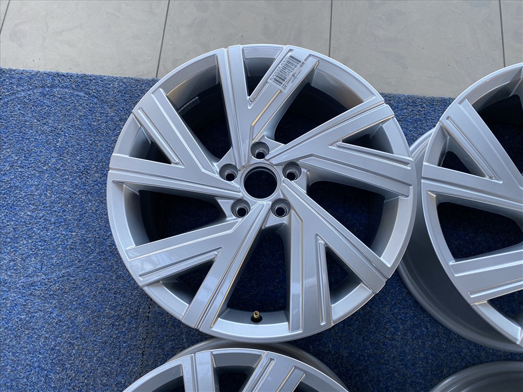 (3045) Volkswagen 18 új gyári alufelni felni, 5x112, Golf Caddy Touran 7. kép