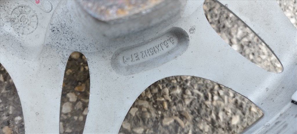 Smart Fortwo gyári 15" alufelni szett újszerű állapotú nyári gumikkal eladó! 12. kép