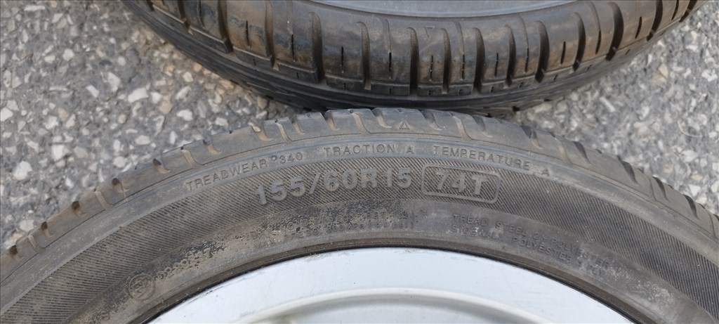 Smart Fortwo gyári 15" alufelni szett újszerű állapotú nyári gumikkal eladó! 4. kép