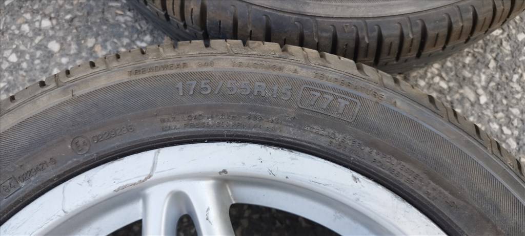 Smart Fortwo gyári 15" alufelni szett újszerű állapotú nyári gumikkal eladó! 5. kép