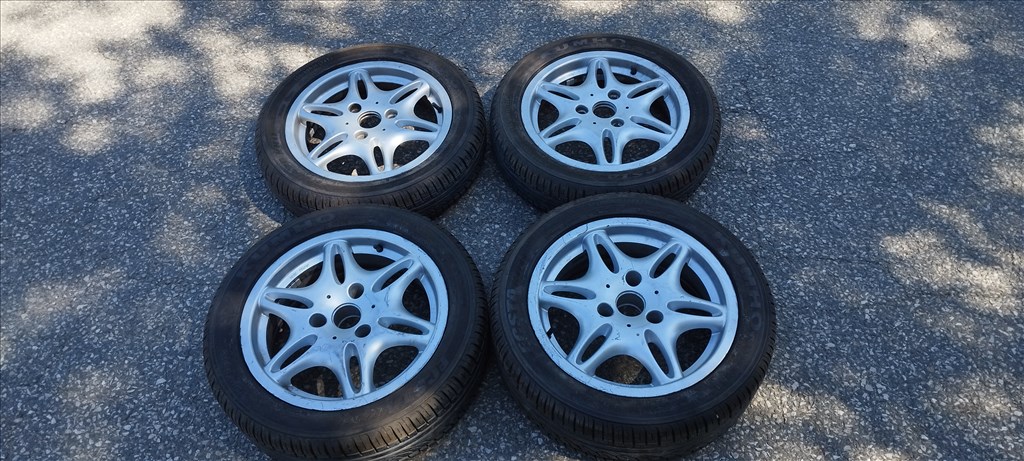 Smart Fortwo gyári 15" alufelni szett újszerű állapotú nyári gumikkal eladó! 1. kép