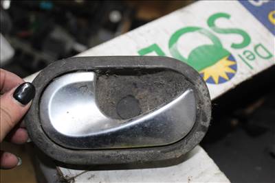 Nissan Micra V bal ajtókilincs (8200028487)