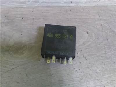 AUDI A3 2000.07.01-2003.04.30 Ablaktörlő relé