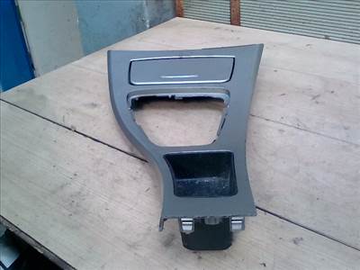 BMW 3 (E90, E91) 2005.03.01-2008.08.31 Hamutartó első