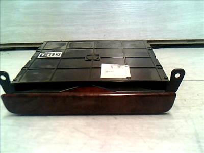 DAEWOO NUBIRA 99-03 POHÁRTARTÓ