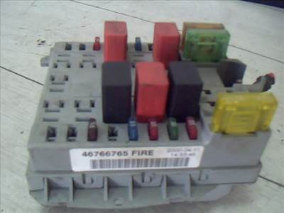 FIAT PUNTO II. Relé