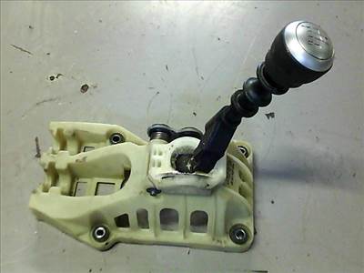 KIA CERATO Váltó kulissza