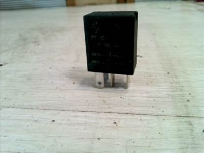 OPEL VIVARO 01-06 Relé