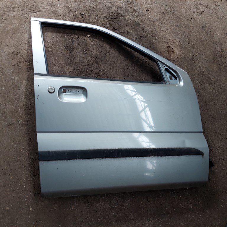 SUZUKI IGNIS Jobb első ajtó. 1. kép