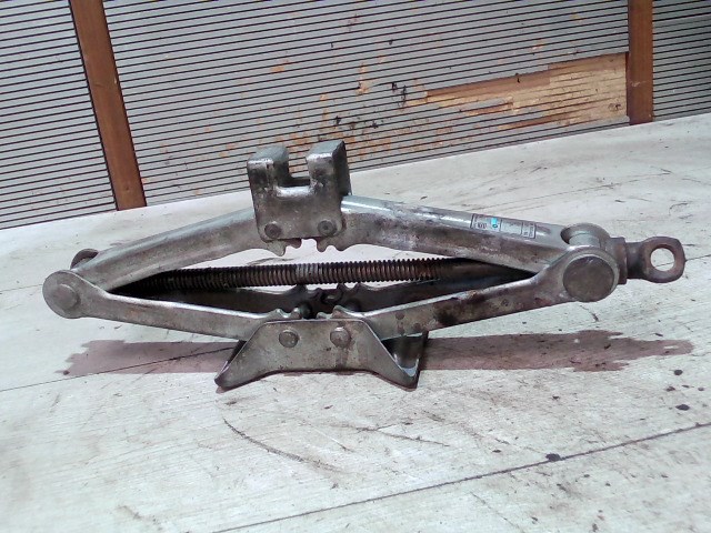 TOYOTA CARINA E 92.04-97.07 Autóemelő 1. kép