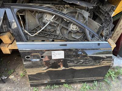 Audi A6 4G Avant j.első ajtó sérülésmentes.