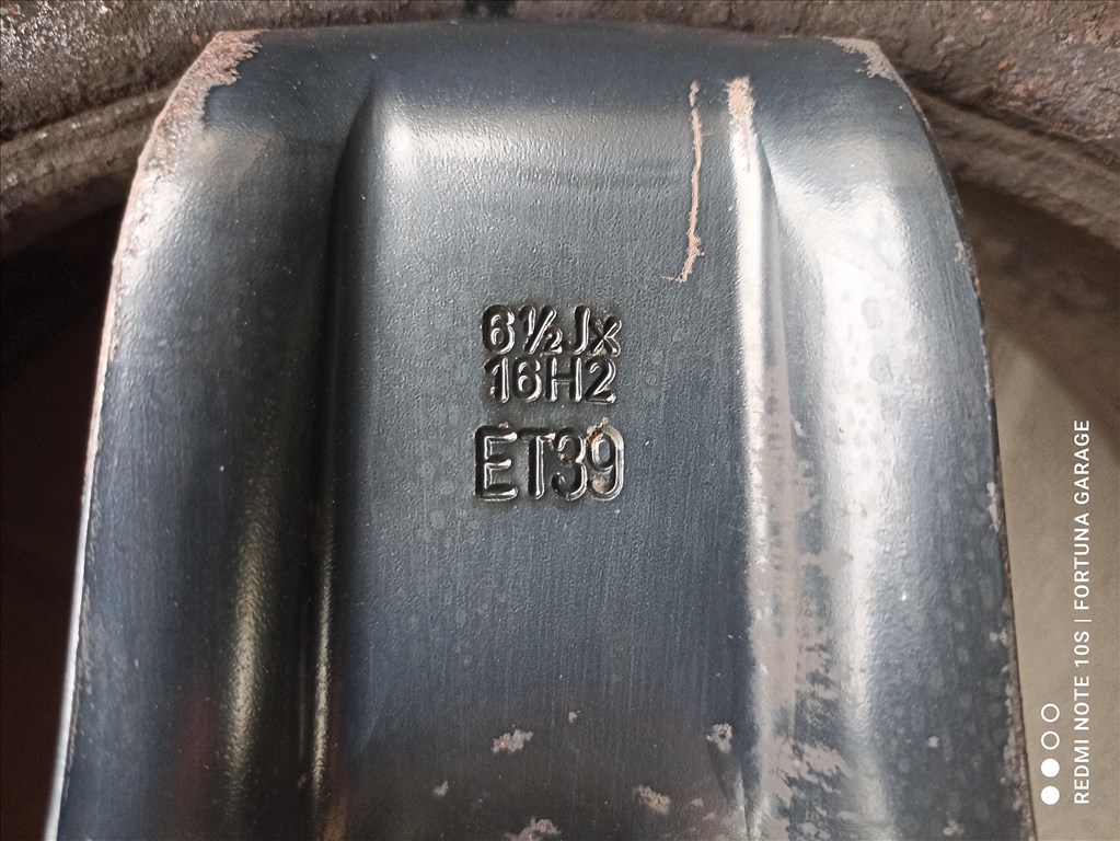 5x110 16" Opel Struktur lemezfelni garnitúra dísztárcsával (637) 8. kép