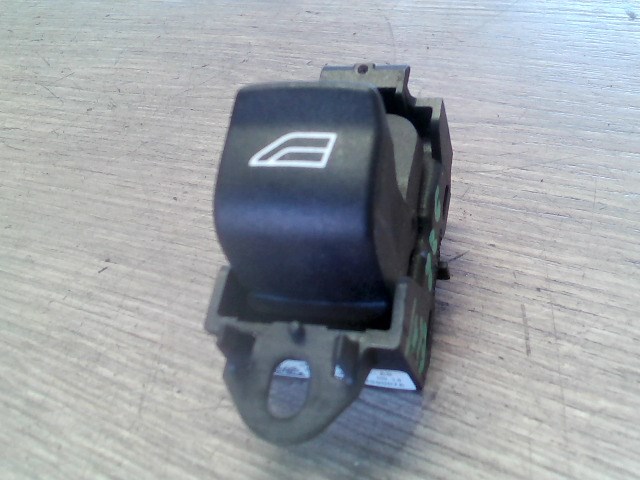 LANDROVER FREELANDER 2006-2014 Bal első ablakemelő kapcsoló 1. kép