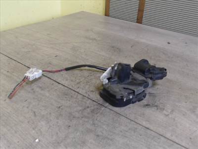 MAZDA 323F 98-04 Jobb hátsó ajtó zárszerkezet központi záras