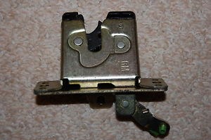 OPEL CORSA B 93-00 Csomagtérajtó zárszerkezet 1. kép