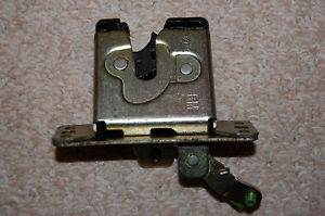 OPEL CORSA B 93-00 Csomagtérajtó zárszerkezet