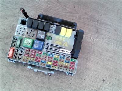 OPEL Zafira 98.09.01-05.08.31 Biztosítéktábla BCM BSI BSM SAM GEM modul Utastér