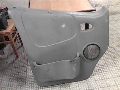 RENAULT TRAFIC 01.09-06.07 Bal első ajtó kárpit