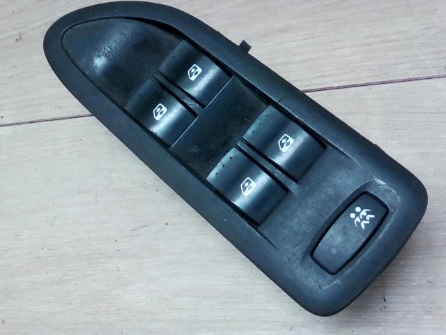 RENAULT VEL SATIS 02-09 Bal első ablakemelő kapcsoló 1. kép