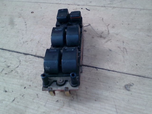 TOYOTA CARINA E 92.04-97.07 Bal első ablakemelő kapcsoló 1. kép