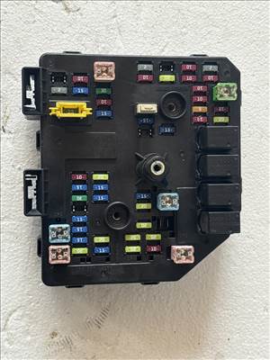 Opel Antara 2006-2015 Biztosítéktábla    95137841