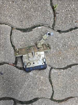 Opel Astra G Csomagtérajto zár