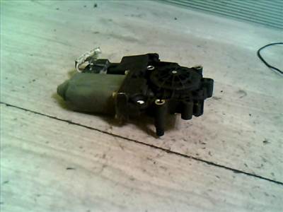 AUDI A4 98-01 Jobb első ablakemelő motor