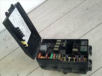 FORD FOCUS 98-04 Biztosítéktábla BCM BSI BSM SAM GEM modul Motortér