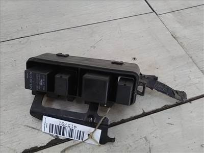 MAZDA MPV 99-05 Relé