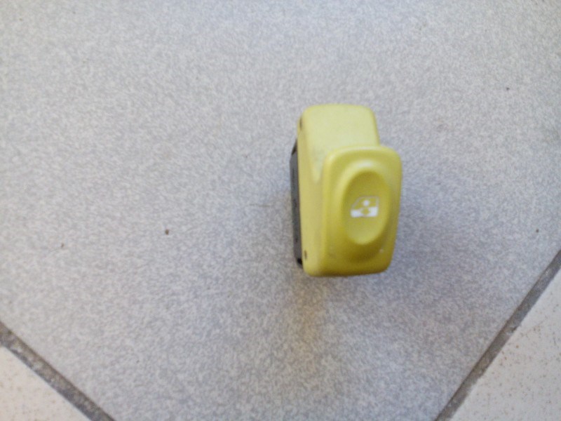 RENAULT TWINGO 98-07 Bal első ablakemelő kapcsoló 1. kép