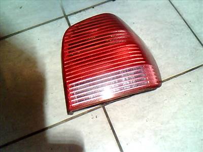 VOLKSWAGEN POLO IV. 99-02 Jobb hátsó lámpa