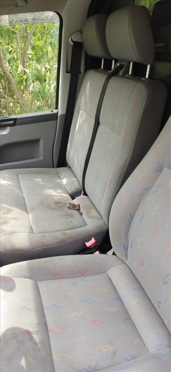 Eladó Volkswagen Transporter T5 haszonjármű 5. kép