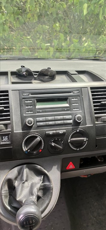 Eladó Volkswagen Transporter T5 haszonjármű 6. kép