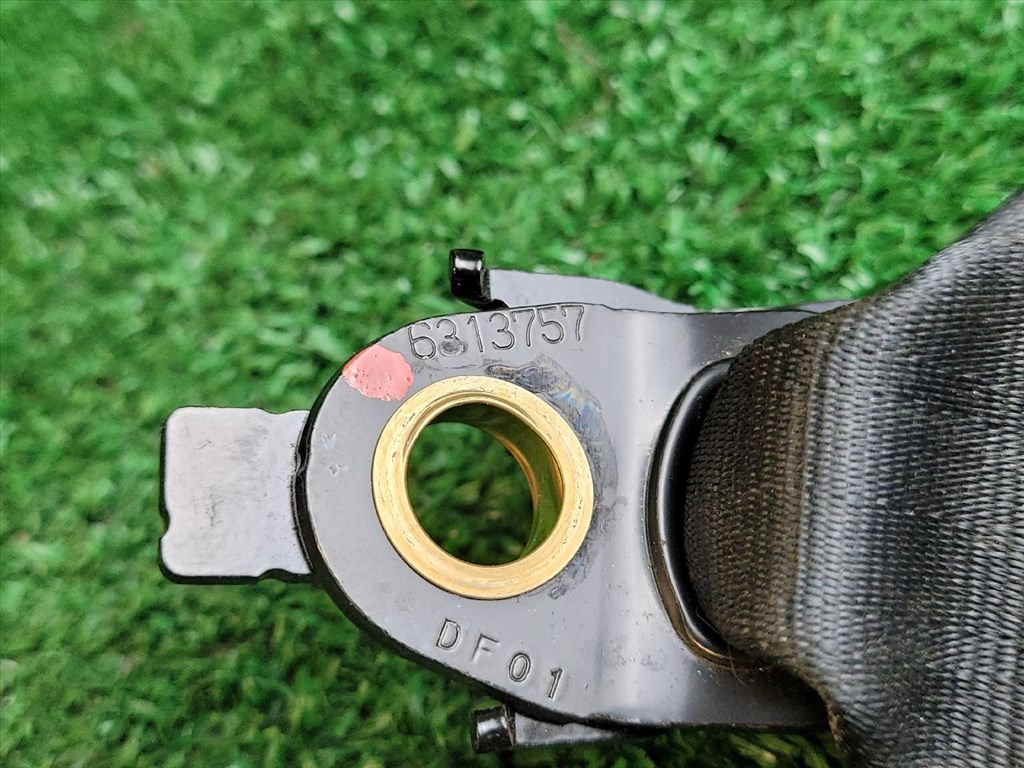 DODGE CHALLENGER Hátsó középső Biztonsági Öv Csat 6KE751X9AA 6313757 4. kép