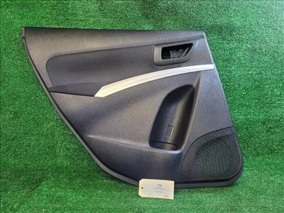 SUZUKI S-CROSS Bal hátsó Ajtó Kárpit 8374261M00 8307561m01