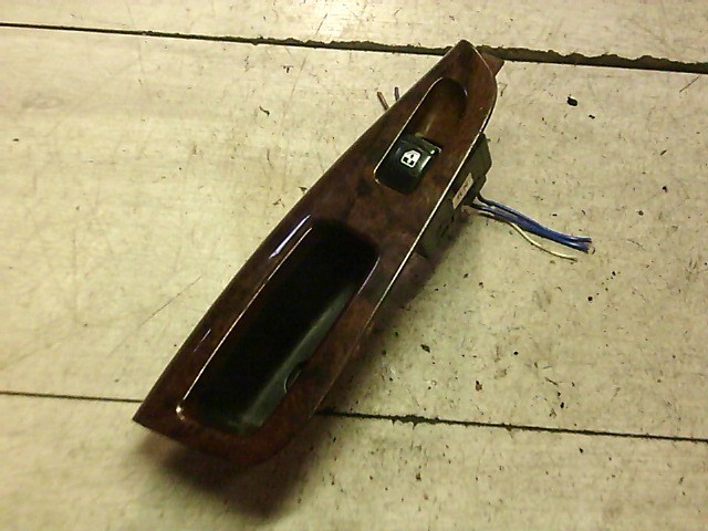 DAEWOO NUBIRA 99-03 Jobb első ablakemelő kapcsoló 1. kép