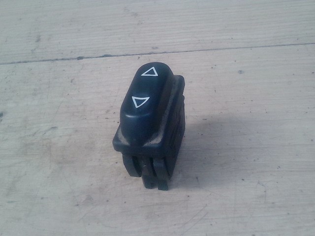 PEUGEOT 306 93-97 Bal első ablakemelő kapcsoló 1. kép