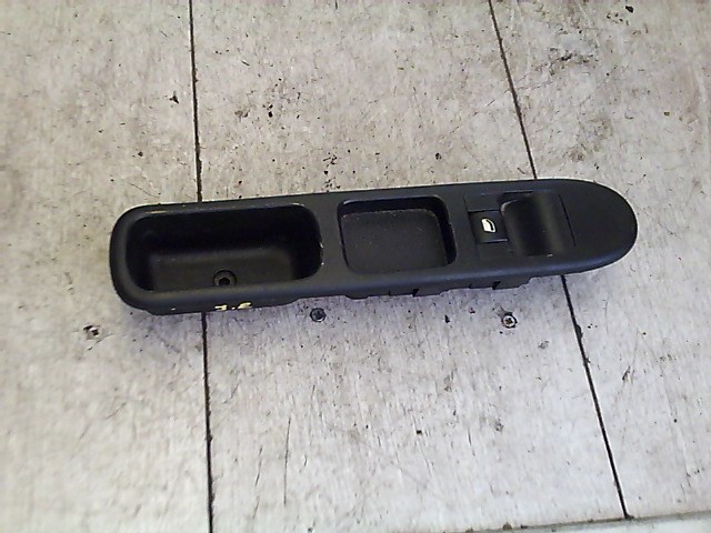 PEUGEOT 307 01-05 Jobb első ablakemelő kapcsoló 1. kép
