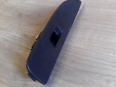 SUZUKI SWIFT 96-05 Jobb első ablakemelő kapcsoló