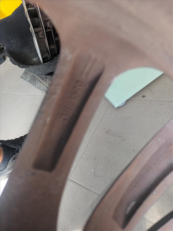 Opel crossland x 17" használt (gyári felni) alufelni, rajta 215/50 újszerű Goodyear nyári gumi gumi  9. kép