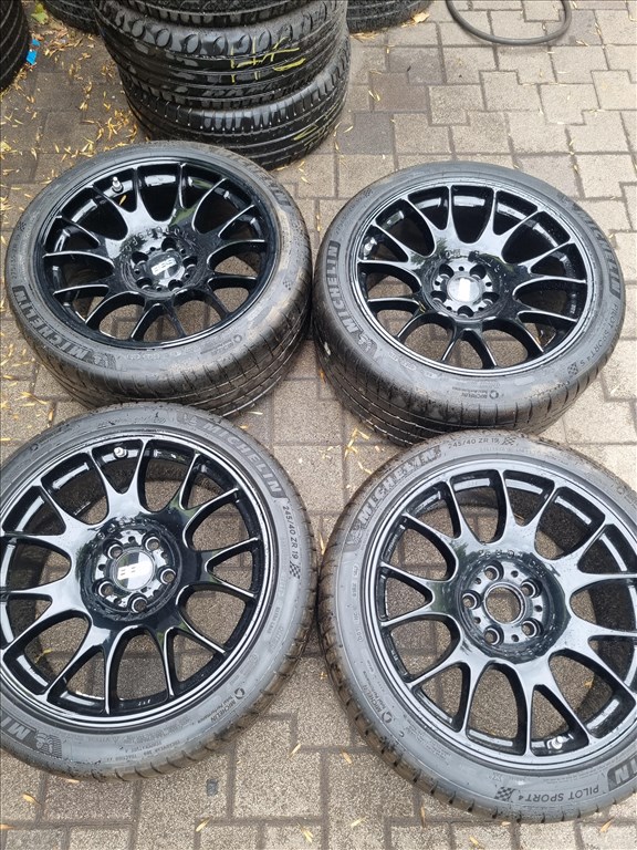  5x120 lyukosztású 19" újszerű BBS kétszéles, rajta 245/40  275/35 újszerű Michelin nyári gumi  1. kép